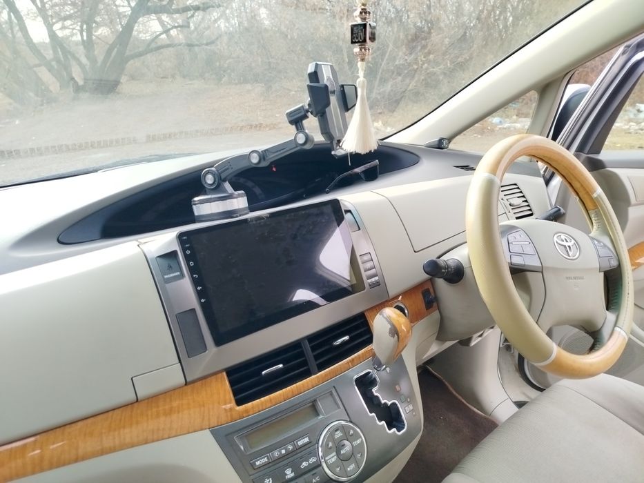 Продам Тоиота Эстима 2010