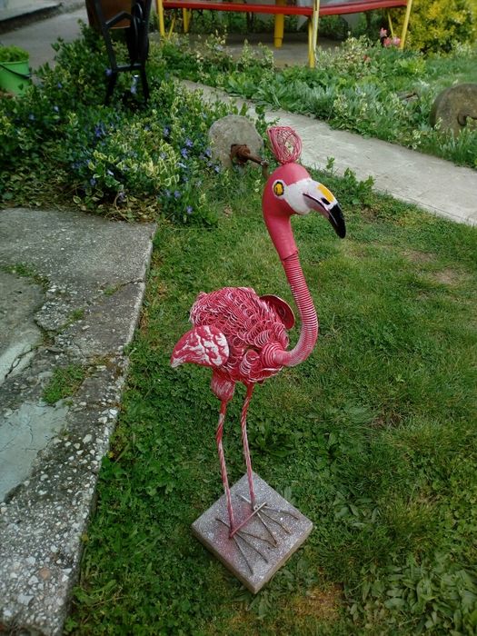 Розово фламинго от метал
