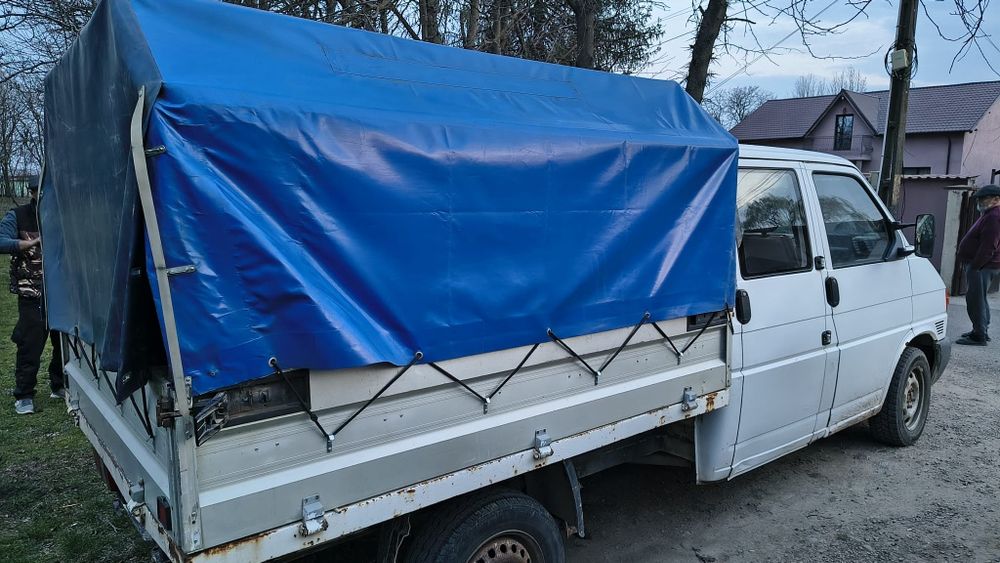 Vând  prelata t4 autoutilitara in stare buna  cu cadru metalic