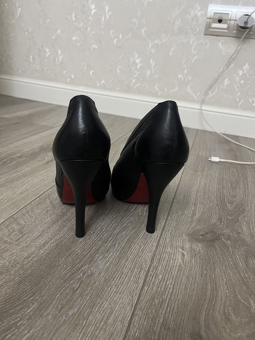 Продам кожаные туфли