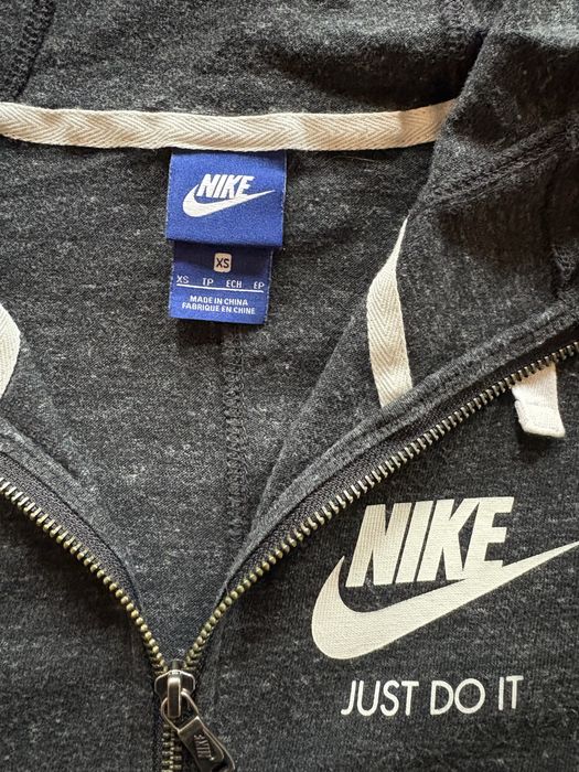 Дамски спортен екип Nike