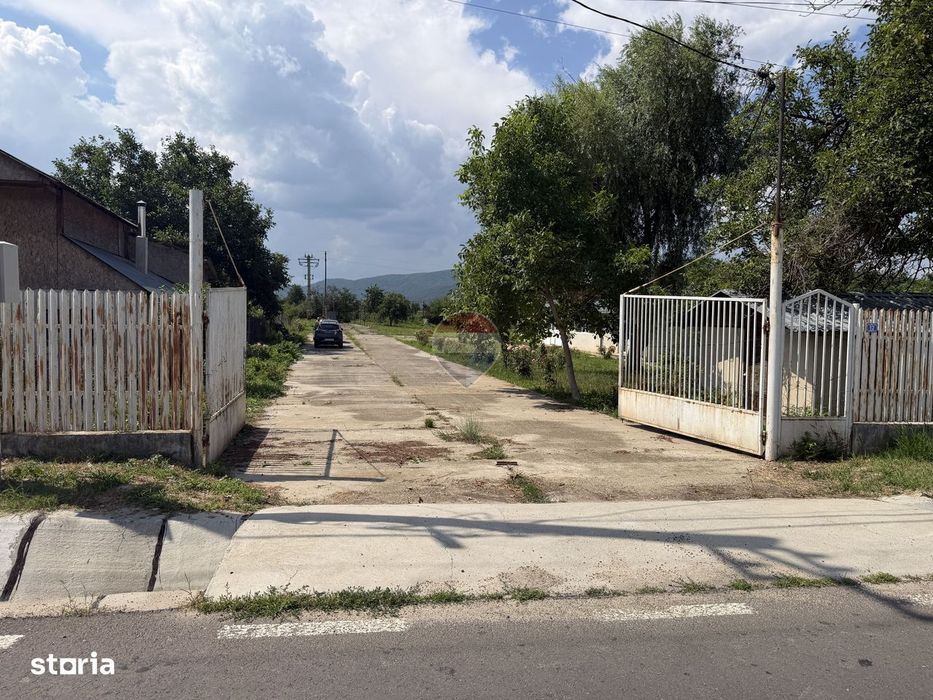 Spațiu industrial la iesirea din Odobesti , intrare Brosteni
