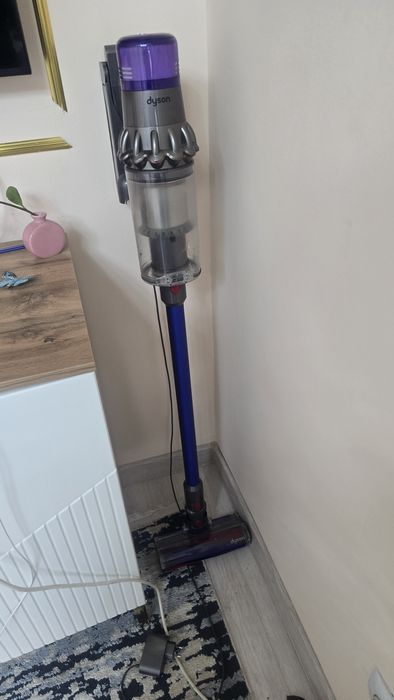 Продам Dyson пылесос. Срочно!
