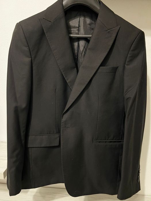 costum barbatesc slim fit ca nou