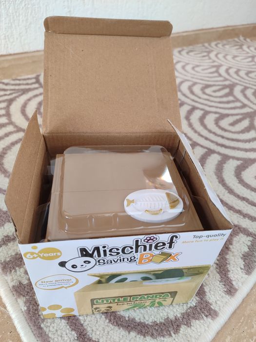 Касичка за монети с коте