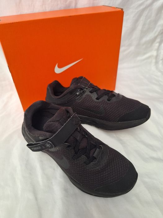 Adidasi Nike Revolution 6, marime 34