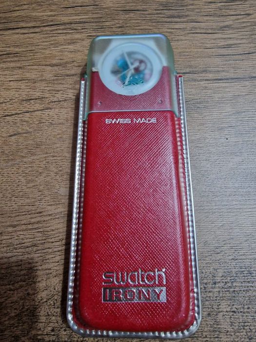 Swatch alb si gri/negru