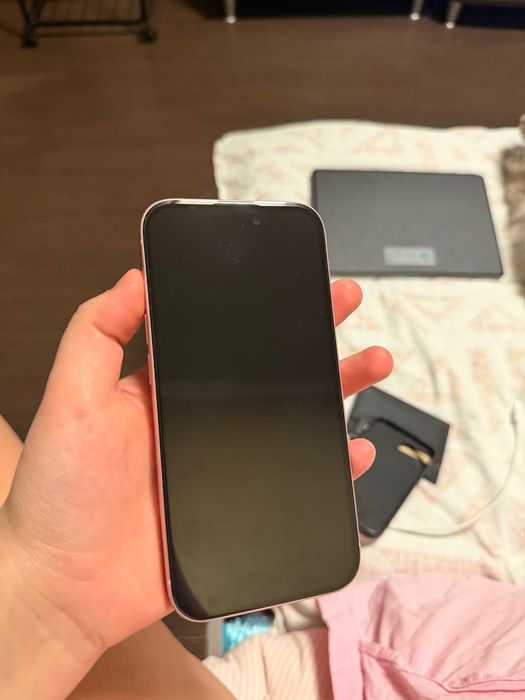 Айфон 15 , розовый