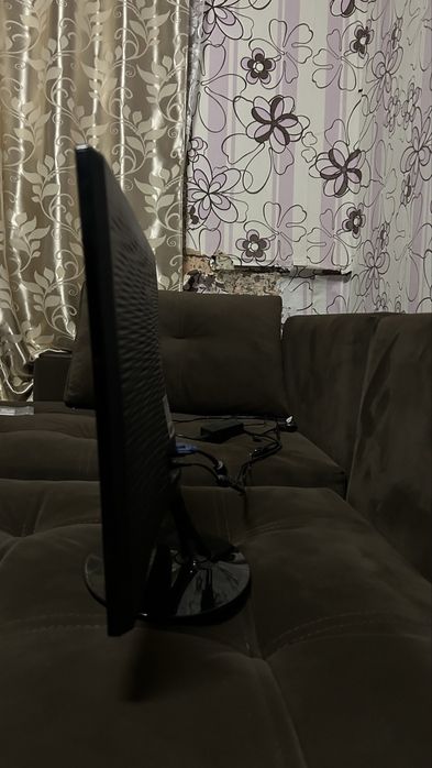 Продам экран 60 герц