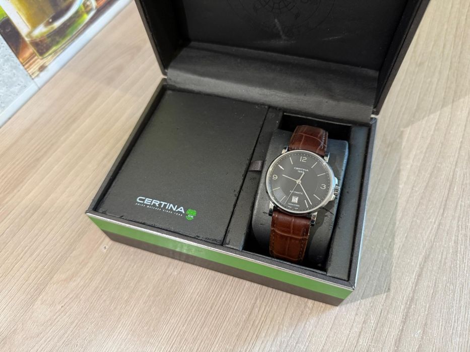 Швейцарские часы Certina Original механика продам срочно.Торг будет