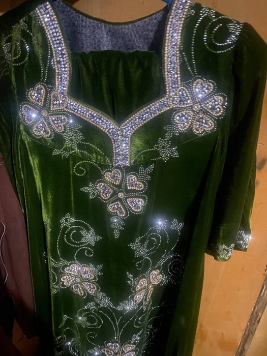 Vecherniy va kunlik kiyimlar