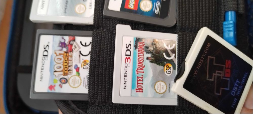 Nintendo 2ds +6 игри, SD карта пемет