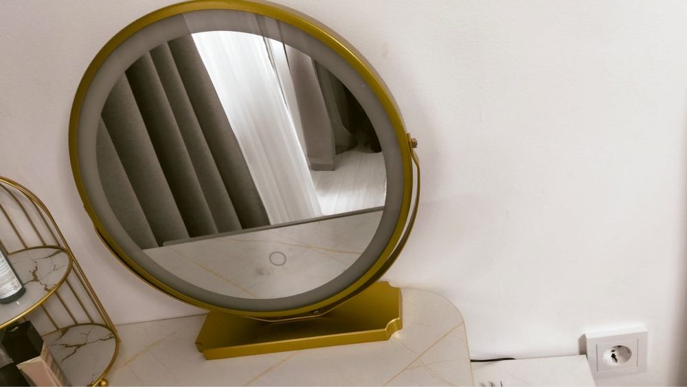 Продам туалетный  столик за 50000