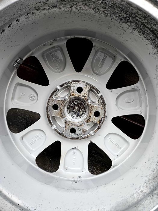 Лети джанти Nissan Micra 15"