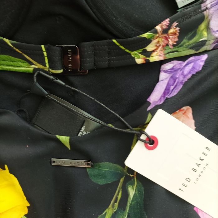 Ted Baker/Tory Burch/Triumph цели  бански