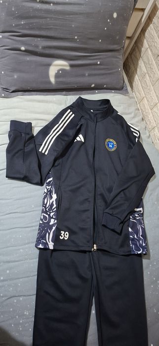 BOSM futbol formasi sotiladi

Oʻlchami: 46

Raqami: 39