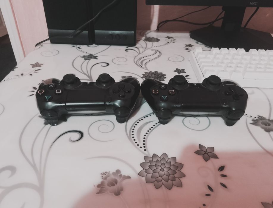 Дуалшок ps4 две штук