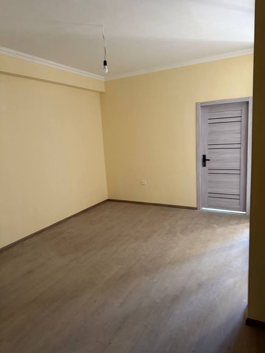 Айрапорт йўлида квартира зўдлик билан Сотилади