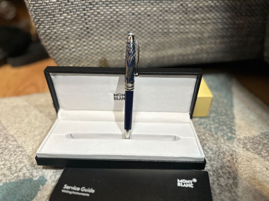 stilou montblanc bleumarin si peniță argintie