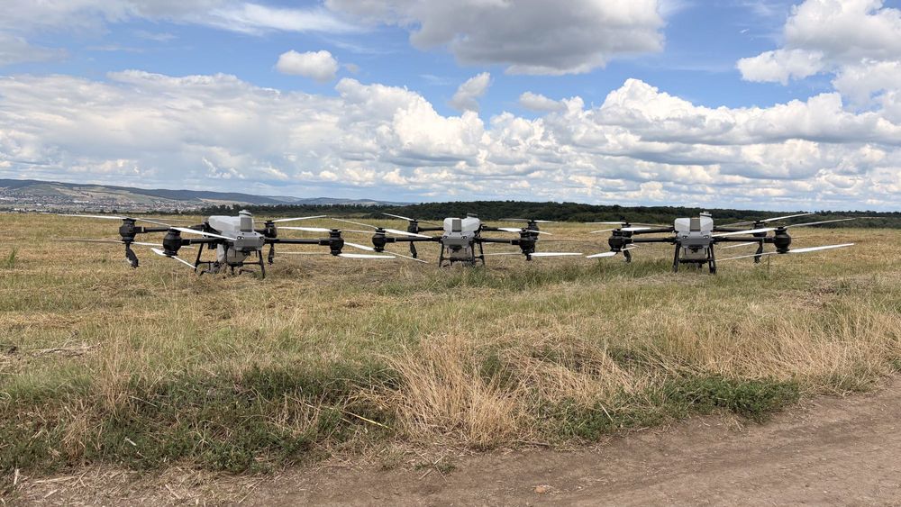 Dronă agricolă DJI Agras T50 Refurbished pentru pulverizare