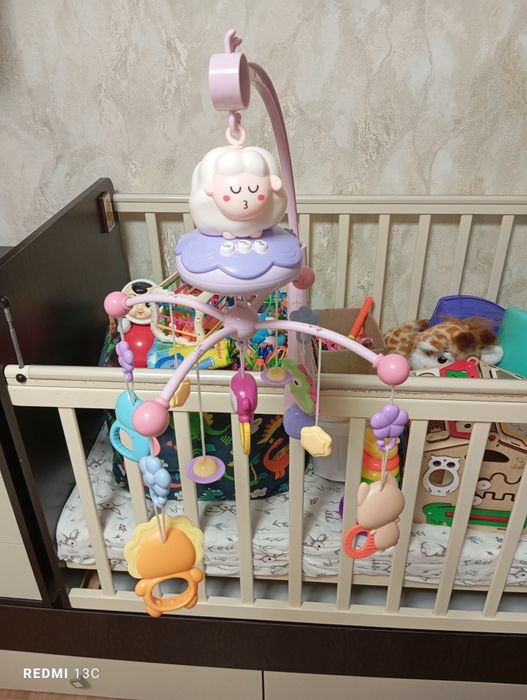 Продается мобиль на кроватку