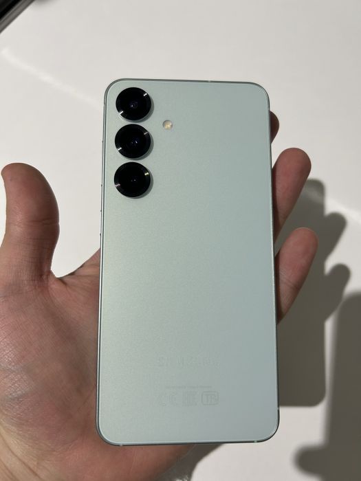 Samsung Galaxy S25 (256/12)