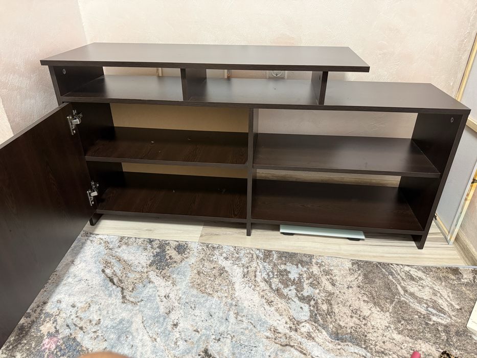 Продавам гардероб и тв шкаф