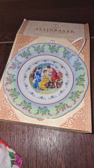 Тарелки мадонна 6 штук