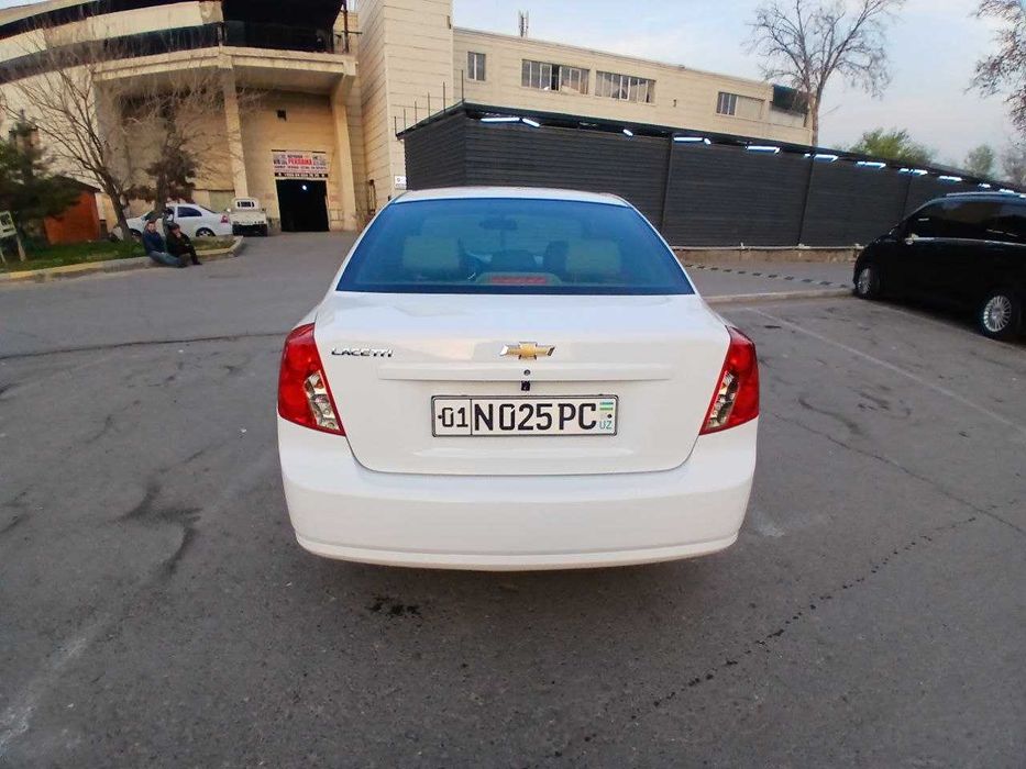 gentra 2021 bely  3 000e