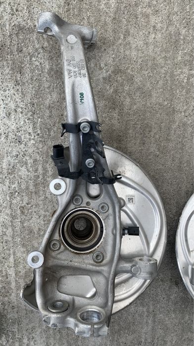 Fuzete / Fuzeta stânga, Fuzeta dreapta Audi A4 B9, A5 8W