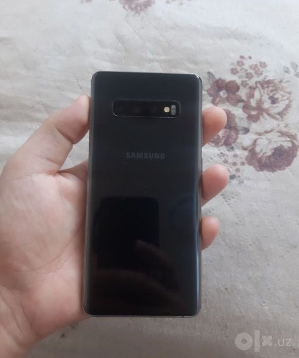 Samsung s10plus.