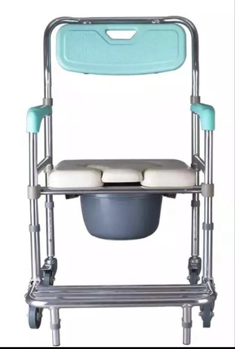 Scaun WC cu roți pentru persoane cu dizabilități