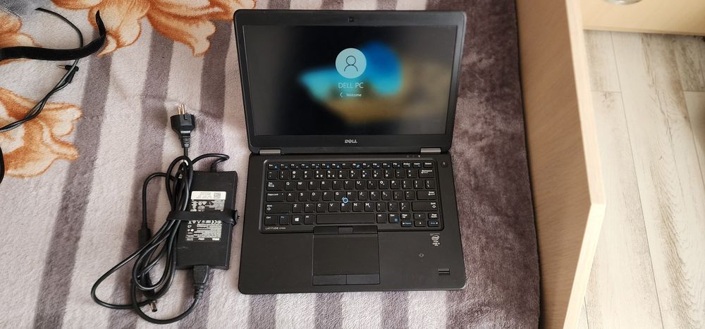 Vand Dell i5 5300, 8 GB ram, ssd 256 GB, Win 10