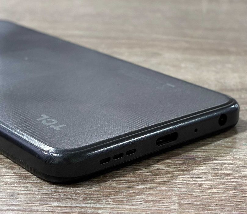 Продавам TCL 405 32/2gb