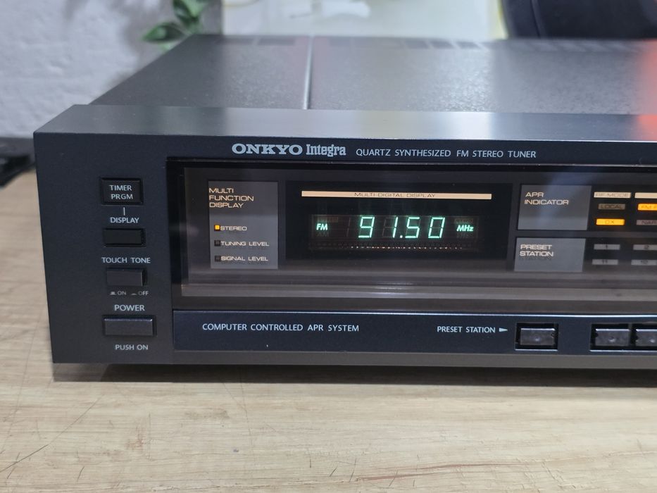 Radio tuner ONKYO INTEGRA T-9900, varf de serie , digital, hifi