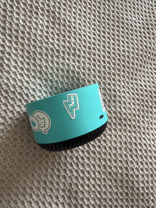 Яндекс колонка в мятном цвете