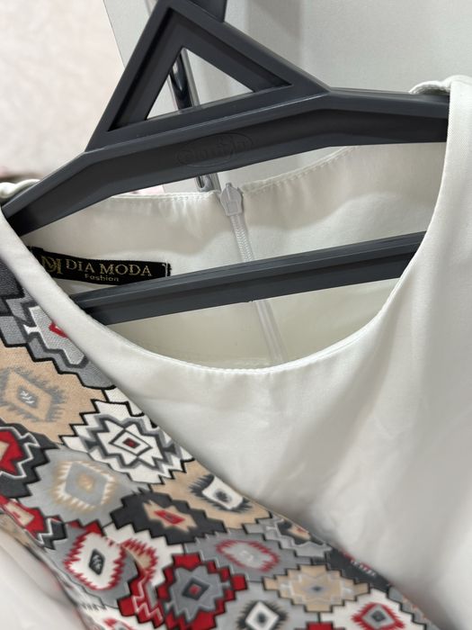 Платье со съемным корсетом.