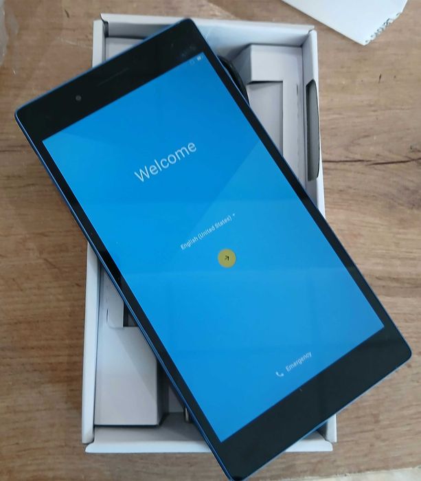 Таблет LENOVO Tab 3