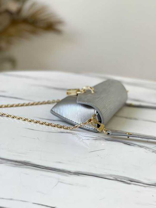 LV Ръчна чанта Padlock on Strap