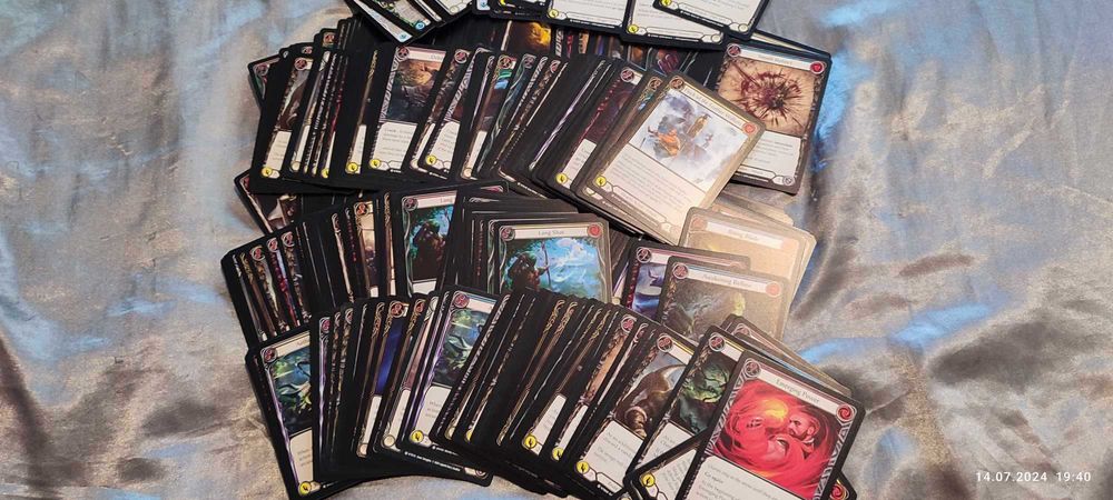 Карти Flesh and Blood (Над 360 бр.)