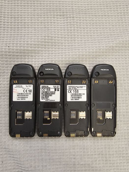 Nokia 6310i si 6210