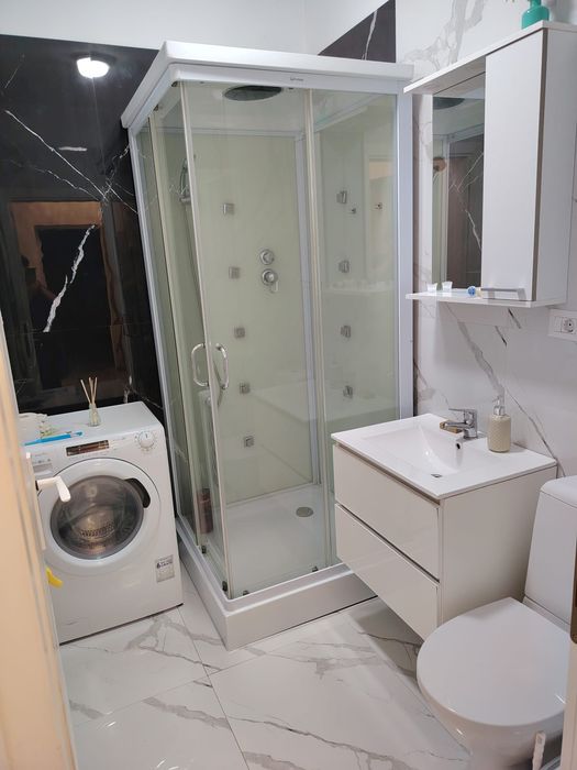 Inchiriez studio mare si modern
