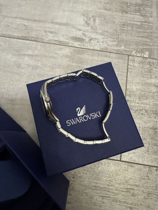 Swarovski - оригинален часовник