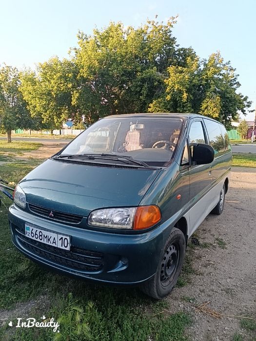 Продам машину идеально для большой семьи