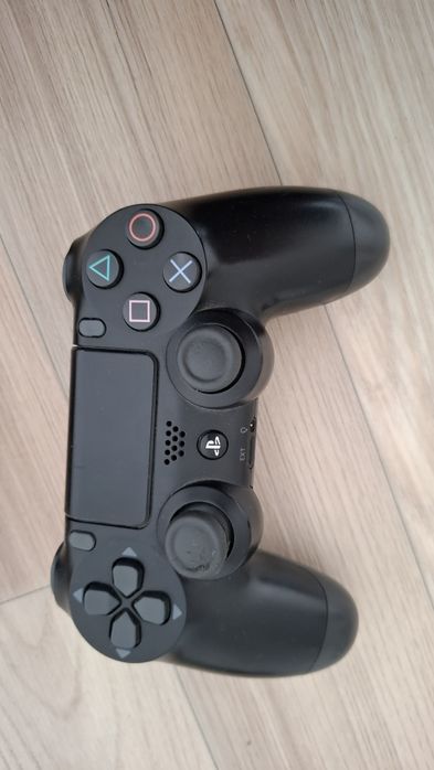 PS4 slim 500gb + 2 джостика