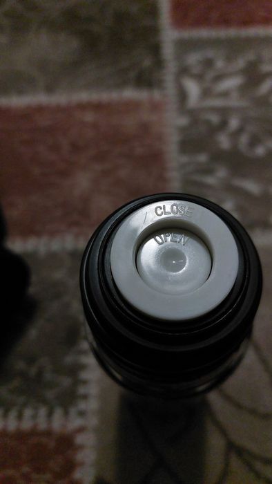 Комплект термос с две термо чаши