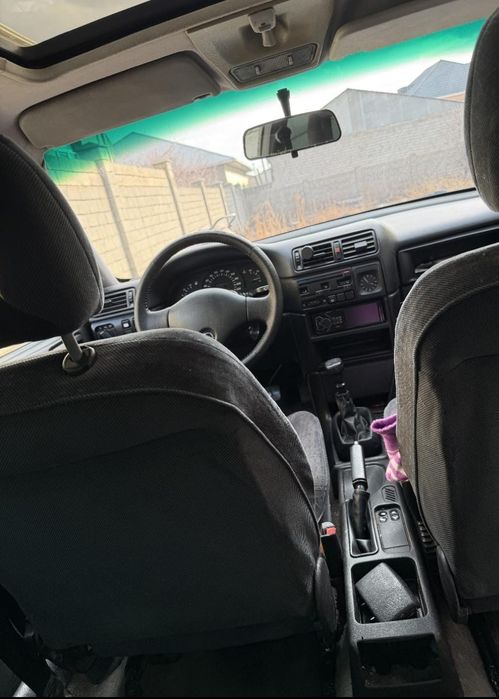 Opel Vectra автомобил