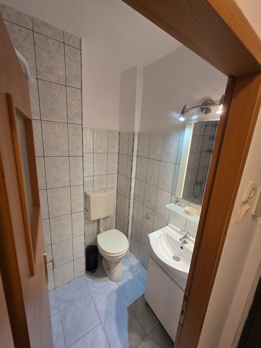 Inchiriez apartament