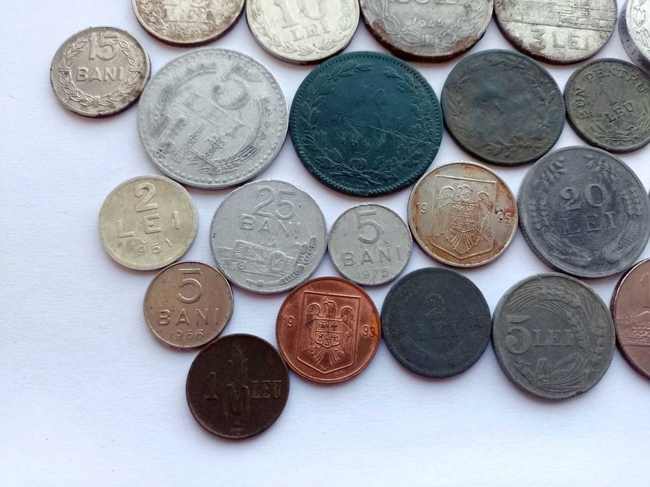 Lot 35 monede romanesti diferite - Romania