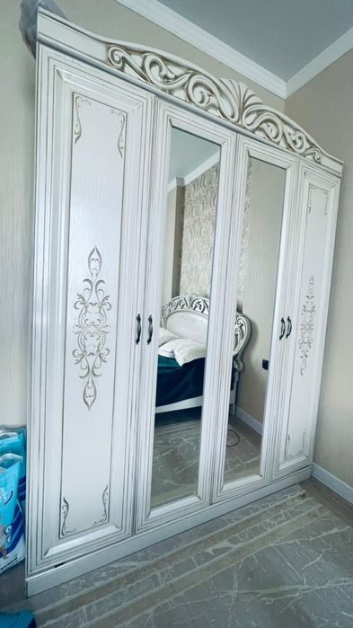 Продам спальный гарнитур